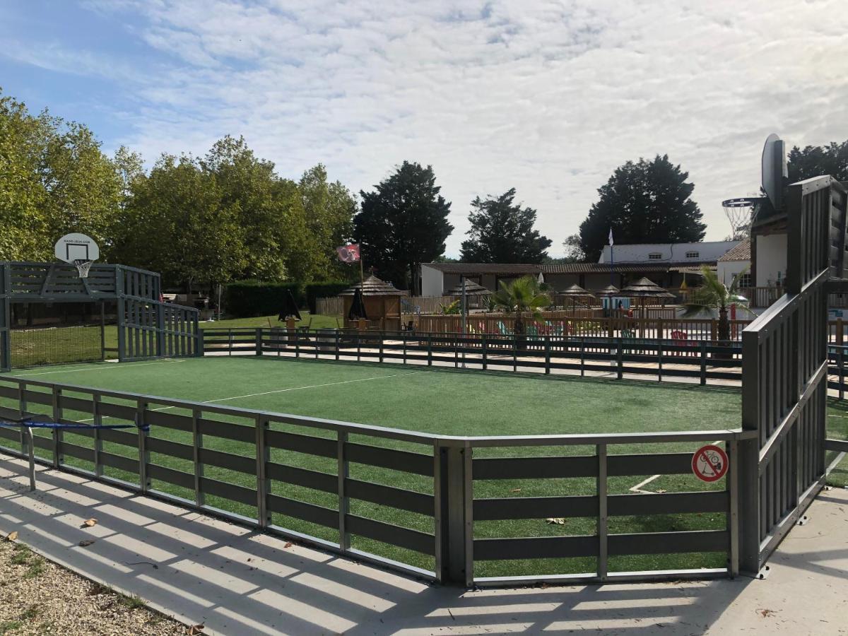 Camping Les Maraises Saint-Martin-de-Ré Exterior foto